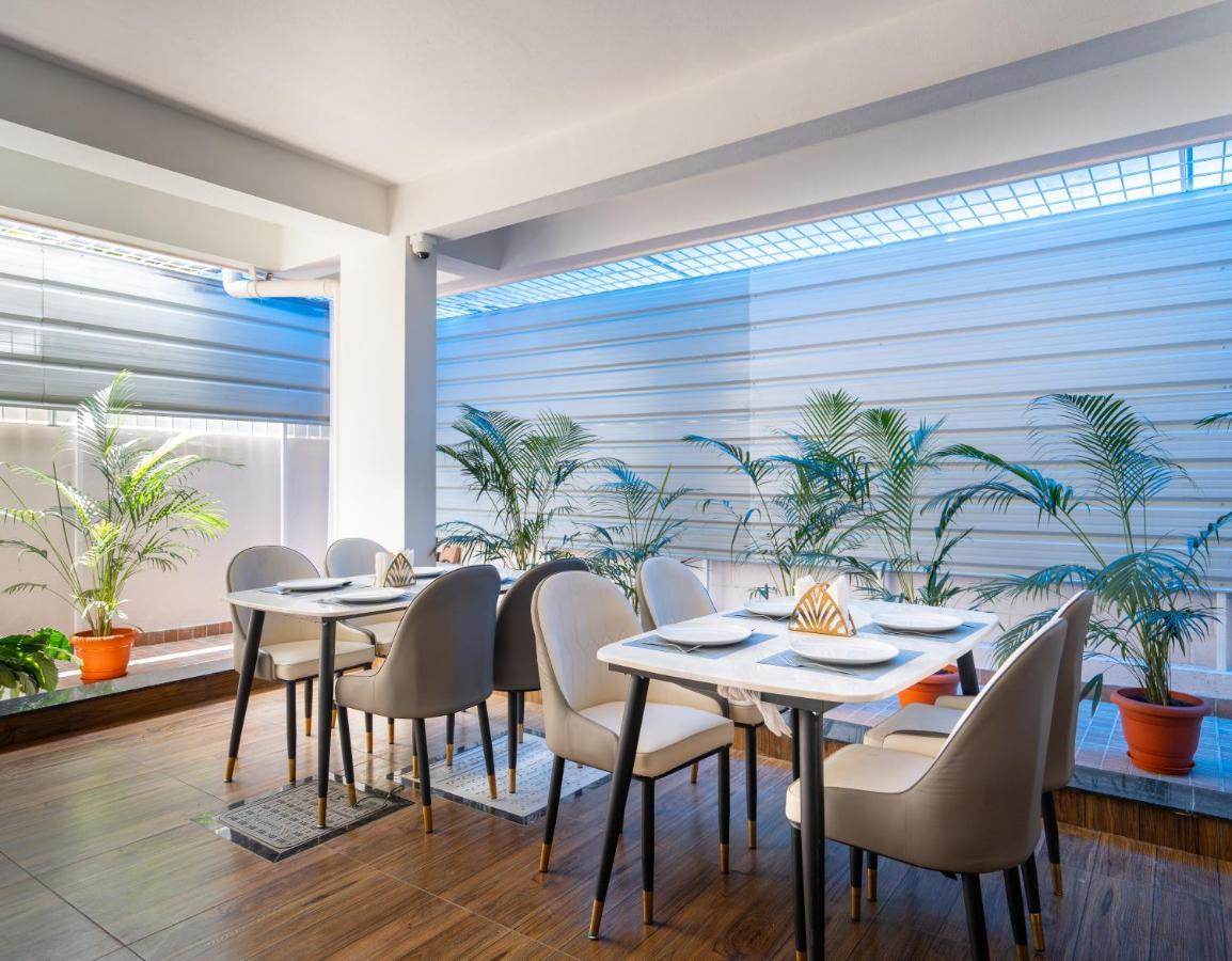 The Silver Chimes Suites Bangalore Bagian luar foto