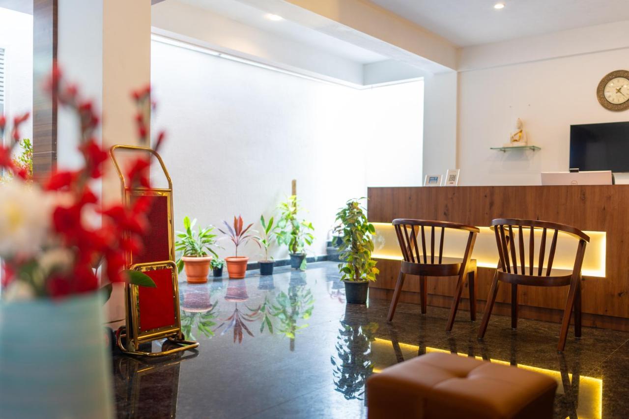 The Silver Chimes Suites Bangalore Bagian luar foto